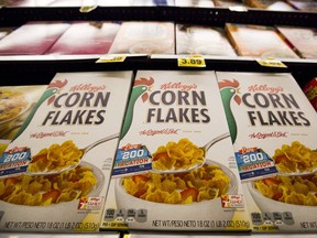 Kellogg's Corn Flakes cereal is pictured at a Ralphs grocery store in Pasadena, California August 3, 2015. REUTERS/Mario Anzuoni