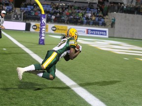 Derel Walker made four catches for 99 yards and a touchdown during a preseason game against Saskatchewan in Fort McMurray. (Robert Murray, Postmedia Network)