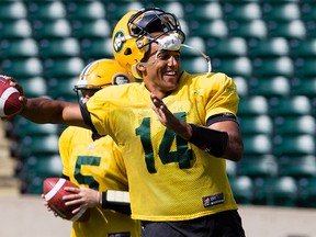 Eskimos quarterback James Franklin bruised his lung during Friday's CFL game (David Bloom, Edmonton Sun).