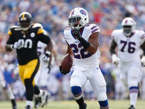 Buffalo Bills running back Fred Jackson runs with the ball against the Pittsburgh Steelers at Ralph Wilson Stadium. (Kevin Hoffman/USA TODAY Sports)