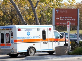 The province announced the purchase of 52 new ambulances to replace aging ones like the one above. (BRIAN DONOGH/WINNIPEG SUN FILE PHOTO)