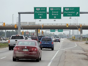 Traffic moves along Highway 59 near the north Perimeter Highway on Thursday. The province has work underway to build a new interchange at the intersection. (Brian Donogh/Winnipeg Sun)