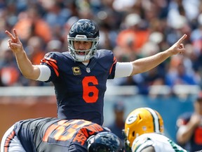 Quarterback Jay Cutler of the Chicago Bears calls a play in the first half against the Green Bay Packers at Soldier Field in Chicago on Sept. 13, 2015. (Wesley Hitt/Getty Images/AFP)