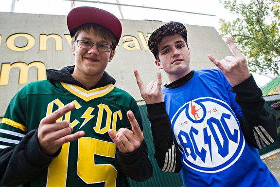 AC/DC reigns in the rain at Edmonton's Commonwealth Stadium | Edmonton Sun