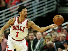 Derrick Rose of the Chicago Bulls passes against the Cleveland Cavaliers during Game 6 of the Eastern Conference semifinals on May 14, 2015 in Chicago. (Jonathan Daniel/Getty Images/AFP)