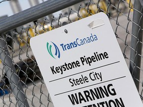 A TransCanada Keystone Pipeline pump station operates outside Steele City, Neb., in this file photo taken March 10, 2014.  REUTERS/Lane Hickenbottom/Files