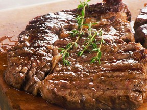 How risky is it to eat red meat? (Fotolia)