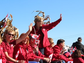 Ontario Premier Kathleen Wynne and part of her caucus participate in the parade at the International Plowing Match on September 22, 2015 in North Stormont, Ont. (Greg Peerenboom/Cornwall Standard-Freeholder/Postmedia Network)