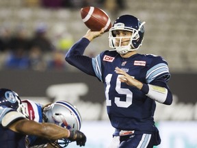 Toronto Argonauts quarterback Ricky Ray throws the ball against the Montreal Alouettes during the second half of their CFL football game in Hamilton on October 23, 2015. (REUTERS/Mark Blinch)