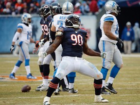 Former Bears defensive tackle Jeremiah Ratliff threatened team staff, saying he "felt like killing everybody in the building," according to a police report released on Friday, Oct. 30, 2015. (Charles Rex Arbogast/AP Photo/Files)