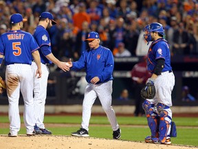 Mets starting pitcher Matt Harvey (second left) is relieved by manager Terry Collins in the 9th inning against the Royals in Game 5 of the World Series at Citi Field on Sunday, Nov. 1, 2015. (Brad Penner/USA TODAY Sports)