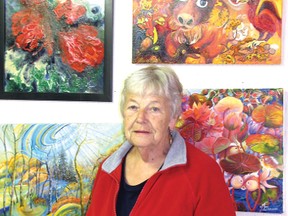 Artist Mae Leonard