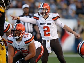 Johnny Manziel of the Cleveland Browns calls a play against the Pittsburgh Steelers at Heinz Field in Pittsburgh on Nov. 15, 2015. (Gregory Shamus/Getty Images/AFP)