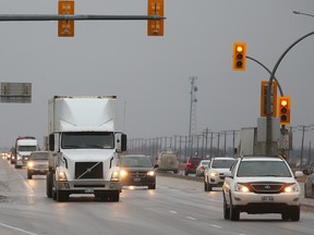 Traffic moves along the south perimeter at St. Mary's Road on Tuesday. (Brian Donogh/Winnipeg Sun)