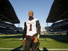 Ottawa Redblacks quarterback Henry Burris leaves the field after their team's walkthrough practice ahead of the CFL 103rd Grey Cup championship football game in Winnipeg, Manitoba on November 28, 2015. (REUTERS/Mark Blinch)