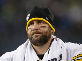 Steelers quarterback Ben Roethlisberger leaves the field shortly before the end of their game against the Seahawks in Seattle on Nov. 29, 2015. (John Froschauer/AP Photo)