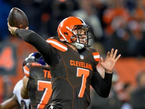 Cleveland Browns quarterback Austin Davis passes against the Baltimore Ravens, Monday, Nov. 30, 2015, in Cleveland. (AP Photo/David Richard)