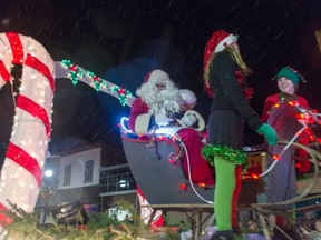 Residents were out in force to celebrate the Lucknow Santa Claus Parade on Nov. 25, 2015. Hundreds of people lined the streets to take part in the event, which wrapped up with Santa's arrival. (Darryl Coote/Lucknow Sentinel)