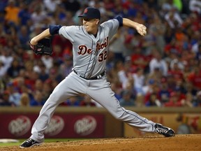 Tom Gorzelanny #32 of the Detroit Tigers pitches against the Texas Rangers in the bottom of the fourth inning at Globe Life Park in Arlington on September 29, 2015 in Arlington, Texas.   Tom Pennington/Getty Images/AFP