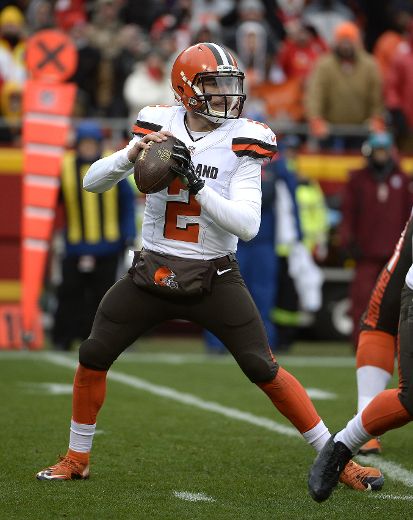 Mike Evans wears Johnny Manziel Browns jersey to Texas A&M game