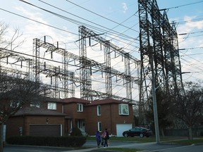Homes are shown next to hydro lines in Mississauga. (THE CANADIAN PRESS)