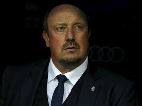 Football Soccer - Real Madrid v Rayo Vallecano - Spanish Liga BBVA - Santiago Bernabeu stadium, Madrid, Spain - 20/12/15 Real Madrid's coach Rafael Benitez looks on from bench before match REUTERS/Sergio Perez