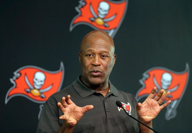 Lovie knows opposing coach better than his own offense