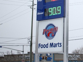 Gas prices fell to 72.9 per litre at some gas stations Sunday afternoon. The prices dropped further later in the evening -- to 72.6 per litre. 
JULIENNE BAY/Ottawa Sun