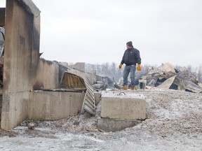 Approximately 2100 pigs were killed by an overnight barn fire in  in London, Ont. on Tuesday January 19, 2016. Derek Ruttan/The London Free Press/Postmedia Network