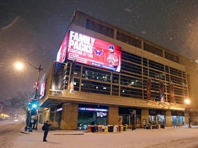 A general view outside Verizon Center in Washington, D.C., after the cancellation of the game between the Washington Capitals and the Anaheim Ducks due to blizzard conditions on Jan. 22, 2016. (GEOFF BURKE/USA TODAY Sports)