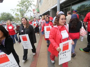 Health-care workers rally in front of the Winnipeg Regional Health Authority's offices on Main Street in 2015. A week of information pickets is slated by the Manitoba Association of Health Care Professionals union for Jan. 25 to 29, 2016. (Winnipeg Sun, Postmedia Network)