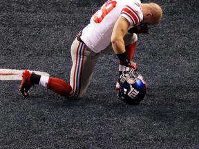 Former Giants safety Tyler Sash, who died last year, has been diagnosed with chronic traumatic encephalopathy. (Elise Amendola/AP Photo/Files)