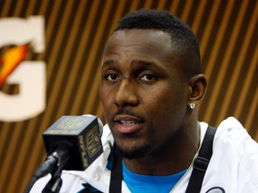 Panthers outside linebacker Thomas Davis says he will play in Super Bowl 50 on Sunday despite a broken forearm. (Jerry Lai/USA TODAY Sports)