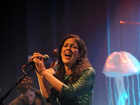 Canadian singer-songwriter Alejandra Ribera performs in Spanish, English and French, which reflects not only the heritage of her parents but her background in Paris and Montreal.