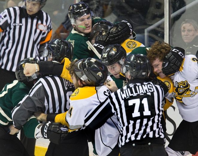 OHL players protest neck-guard rule