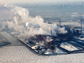 Aerial of Hamilton steel mills. (Craig Robertson/Toronto Sun files)