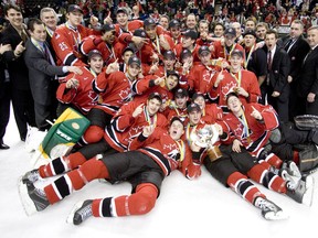 Team Canada celebrates winning the World Junior Championship in Grand Forks, N.D., on Jan. 4, 2005. (MARK O'NEILL/POSTMEDIA)