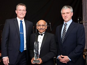 Realtor of the Year winner Charlie Ponde (centre), flanked by Steve Sedgwick, Chair (left) and Michael Thompson, President & CEO (right).