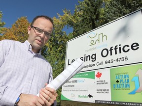 Colin Craig of the Manning Centre stands outside a Manitoba Housing complex three years ago. Craig said more high-income earners are living in subsidized housing than ever. (BRIAN DONOGH/WINNIPEG SUN FILE PHOTO)