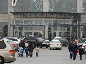 Shoppers are pictured outside Yorkdale mall in north Toronto in this December 19, 2010 file photo. (MICHAEL PEAKE/Postmedia Network)