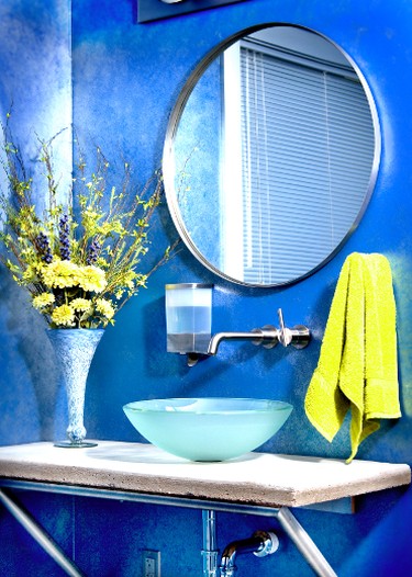 Choose an accent colour

Choosing a fun accent colour for the accessories in your bathroom gives it an instant spruce and can change the feel of the room very quickly – you could even change it up according to the season!

Image: Metro Creative Connection