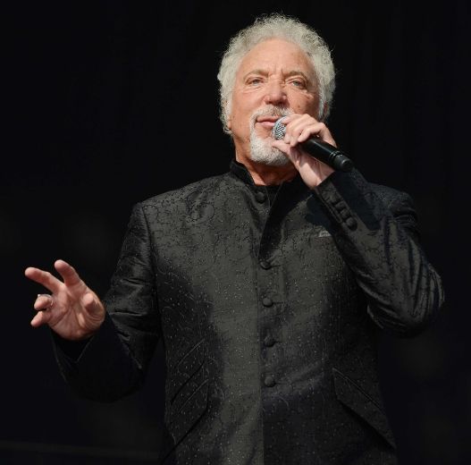 Tom Jones Wife Dies After Battle With Cancer The Community Press 