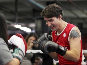 Prime Minister Justin Trudeau trains at Gleason's Boxing Gym in Brooklyn, New York, U.S., on April 21, 2016. REUTERS/Carlo Allegri