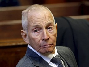 Real estate heir Robert Durst appears in a New York criminal courtroom for his trial on charges of trespassing on property owned by his estranged family, in New York in this December 10, 2014, file photo. Real estate heir and murder suspect Robert Durst is set to plead guilty to a federal gun charge in New Orleans on February 3, 2016, his lawyer said, setting the stage for his return to California to face charges in the 2000 death of a longtime friend.  REUTERS/Mike Segar/Files