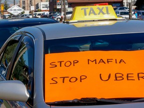 Cabbies protest Uber in Toronto September 23, 2015. (Dave Thomas/Toronto Sun)