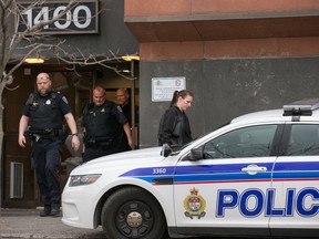 Cops are investigating a homicide after finding a dead body at a building on Lepage Avenue near Kirkwood Avenue. (Wayne Cuddington)