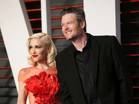 Musicians Gwen Stefani and Blake Shelton arrive at the Vanity Fair Oscar Party in Beverly Hills, California February 28, 2016.  REUTERS/Danny Moloshok