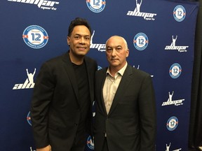 Tony Caputo (right) of the Toronto Mets and MLB Hall of Famer Robbie Alomar. (Steve Tyas/Photo)
