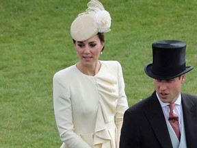 Britain's Prince William, Duke of Cambridge and Catherine, Duchess of Cambridge arrive to greet guests attending a garden party at Buckingham Palace on May 24, 2016 in London, Britain. (REUTERS/Dan Kitwood/Pool)