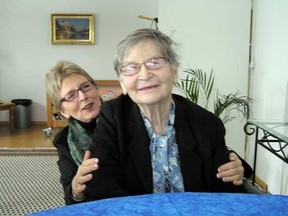 Lee Carter with her mother Kay Carter, the B.C. woman who travelled to Switzerland for a physician-assisted death in 2010. (B.C. Civil Liberties Association photo)